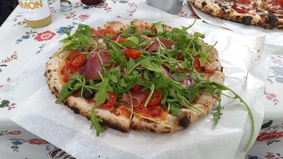 Mąka i Kawa Pizza